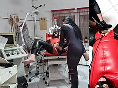 In den arsch, Sadomasochismus, Domination, Weibliche domination, Gynäkologe, Erniedrigung, Latex, Sklave