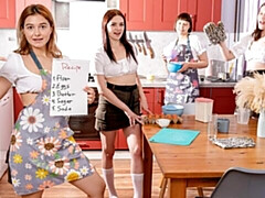 Vingeren, Zoenen, Lesbisch, Natuurlijke tieten, Kut duiken, Geschoren, Strippen, Tieten likken