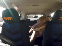 素人, お尻, ブロンド, フェラチオ, 車, 手コキする, なめる, オフィス