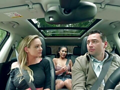 Grote lul, Grote mammen, Pijpbeurt, Hondjeshouding, 1 man 2 vrouwen, Buiten, Mager, Tiener