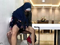 Asiatisch, Blasen, Hd, Indonesisch, Milf, Mutti, Jungendliche (18+), Uniform