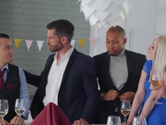 浴室, デカパイ, フェラチオ, 茶髪の, カップル, 旦那, パーティ, オマンコ