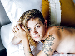 Energized cam slut reveals her thirst for the dick