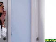 18 jaar, Slaapkamer, Grote lul, Blond, Gevangen, Diep in de keel, Lul, Moeder die ik wil neuken