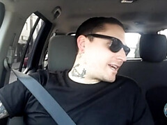 Bruinharig, Flashing, Hardcore, Hd, Natuurlijke tieten, Openbaar, Tatoeage, Tieten likken