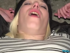 Mamada, Checa, Garganta profunda, Penetracion con dedos, Al aire libre, Público, Coño, Adolescente