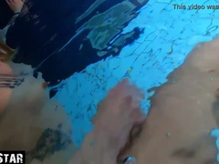 Amateur, Rubia, Mamada, Pareja, Alemán, Público, Flaco, Tetas