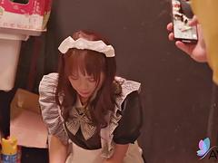 Asiatisch, Blasen, Spermaladung, Hausmädchen, Rasiert, Titten, Spielzeuge