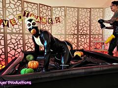 Raquel Ropers Strrapon Anal Wrecking Turkey Dinner