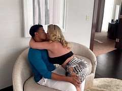 Leie, Grosser arsch, Grosse titten, Vollbusig, Selbstgemacht, Interrassisch, Reif, Titten