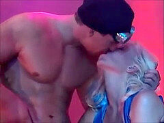 Sucer une bite, Latex, Mère que j'aimerais baiser