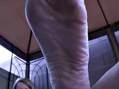 Pieds, Fétiche des pieds, Mère que j'aimerais baiser