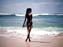 Strand, Braunhaarige, Fingern, Lingerie, Masturbation, Im freien, Jungendliche (18+), Titten