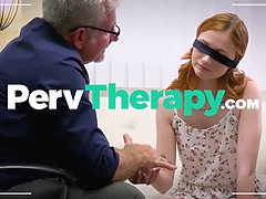 18 ans, Grosse bite, Sucer une bite, Éjaculer dans la bouche, Pov, Criant, Tabou, Adolescente