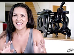 Большая жопа, Брюнетки, Пальцем, Поцелуи, Лизание, Киски, Стриптизерша, Молоденькие