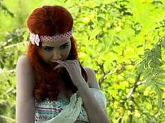 お尻, ドレス, 女 人男 人, なめる, オナニー, 赤毛, 剃毛, 三人