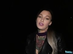 Arsch, Blasen, Braunhaarige, Hundestellung, Handjob, Pov, Rasiert, Tätowierung