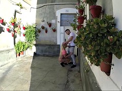 Gorda, Rubia, Húngaro, Al aire libre, Público, Chupando, Tatuaje