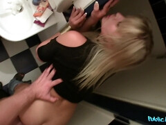 素人, 浴室, ブロンド, フェラチオ, 中出し, ハメ撮り