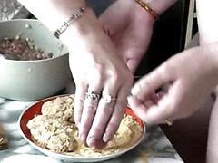 Grote mammen, Biseksueel, Schattig, Gezin, Hd, Moeder die ik wil neuken, Russisch, Maagd