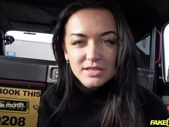 Cul, Brunette brune, Voiture, Gorge profonde, Faciale, Chatte, Chevaucher, Adolescente