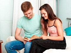 Dormitorio, Verga grande, Tetas grandes, Mamada, Morena, Estilo perrito, Flaco, Adolescente